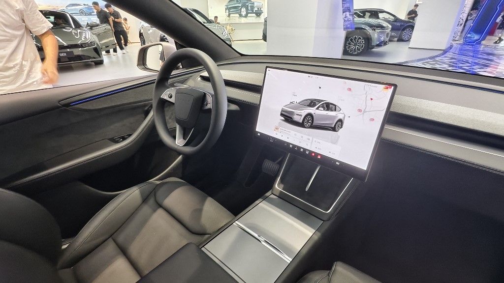 Tesla Model Y L EV