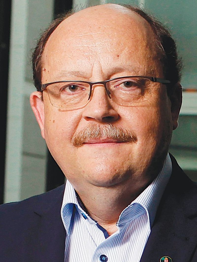 VG Páholy: Csuhaj V. Imre szerző profilképe