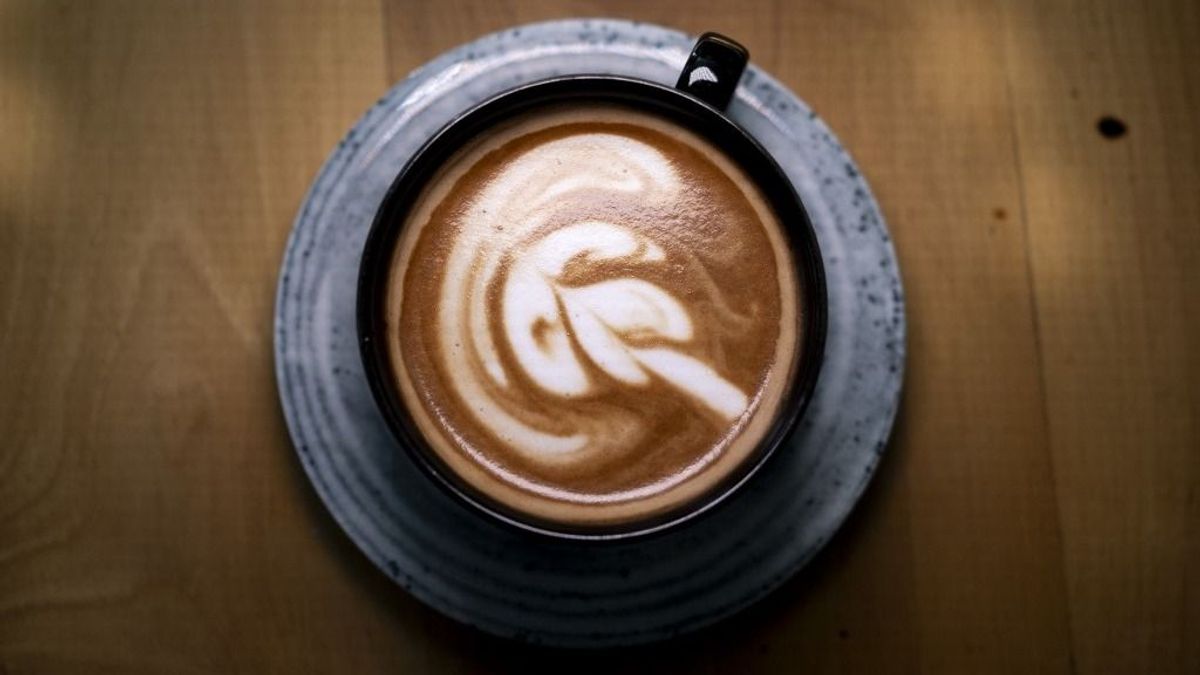 Zuhantak a globális kávéárak, váratlant húzott Trump 