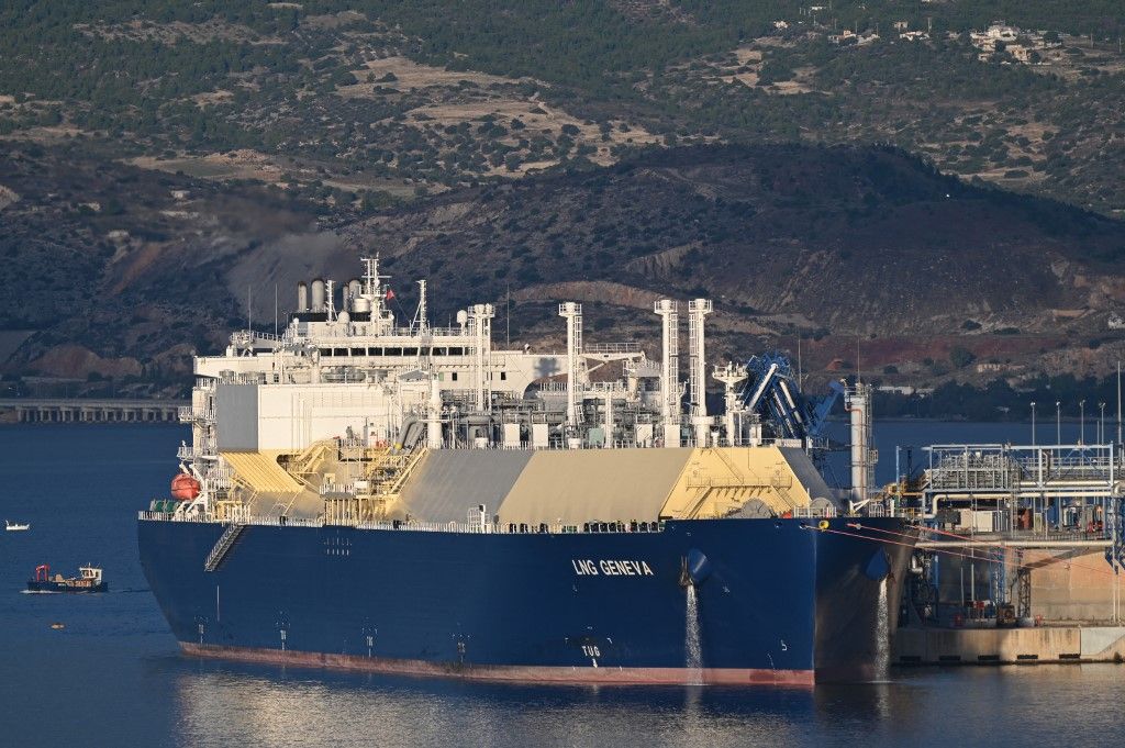 földgáz US LNG Unloaded At Revithoussa Terminal Near Athens