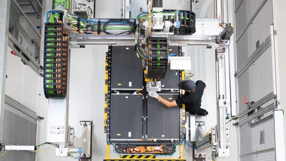  Végre: újraindul Magyarország egyik legnagyobb akkumulátorgyára, másfél hónapig állt – ez az egész iparnak kulcspillanat 