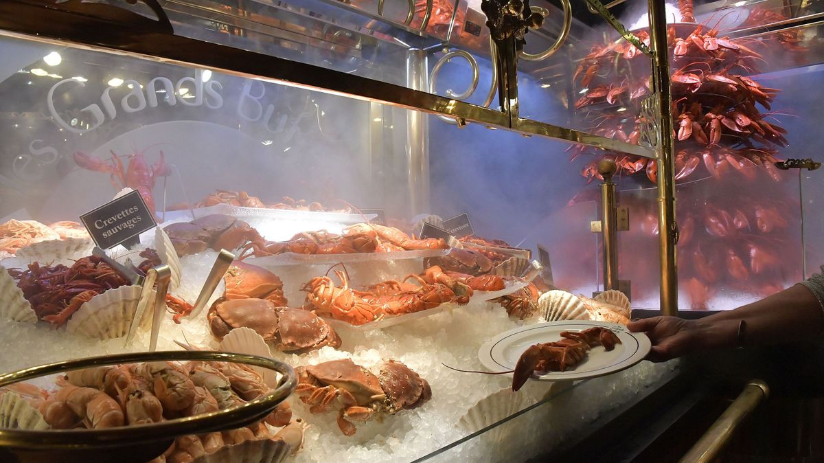 Les Grands Buffets: hét hónapos várólista van és térkép kell az eligazodáshoz, de mégis tolonganak az emberek. Fotó: Eric Catarina / Getty Images Europe