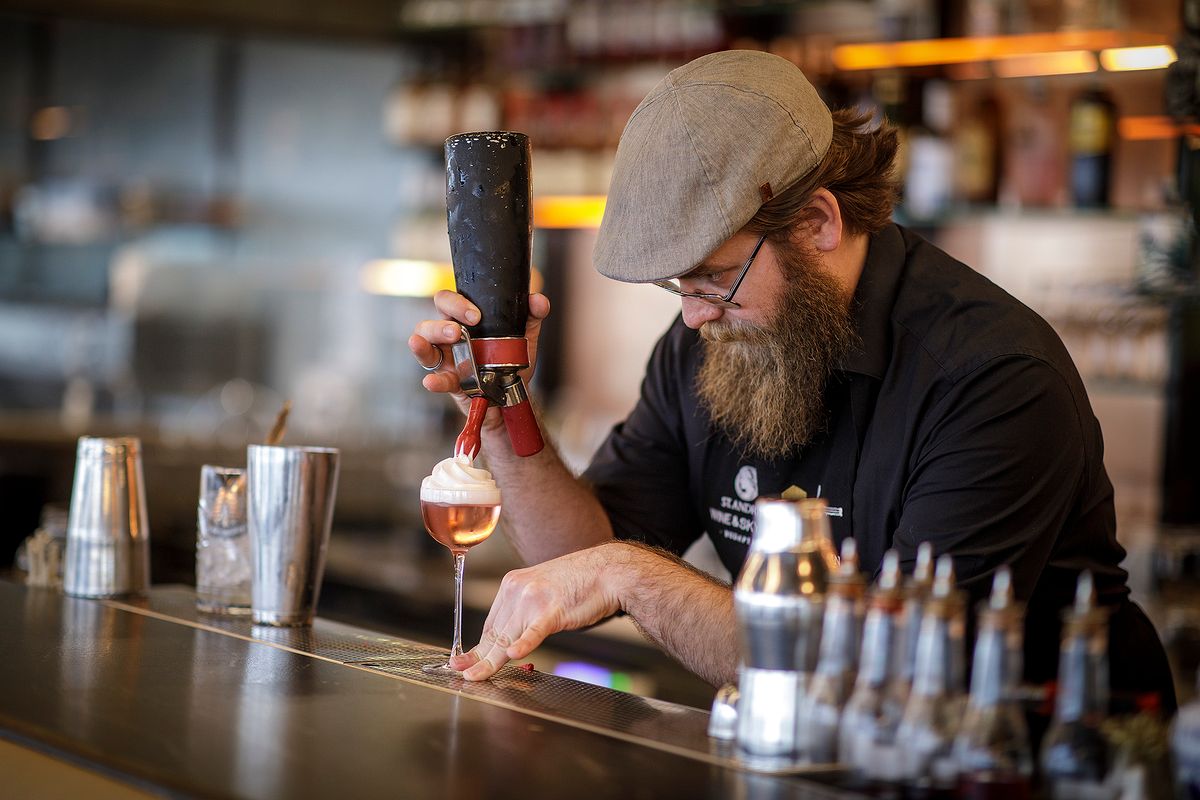 St. Andrea bartender barmanager koktél bor Szurgyi László