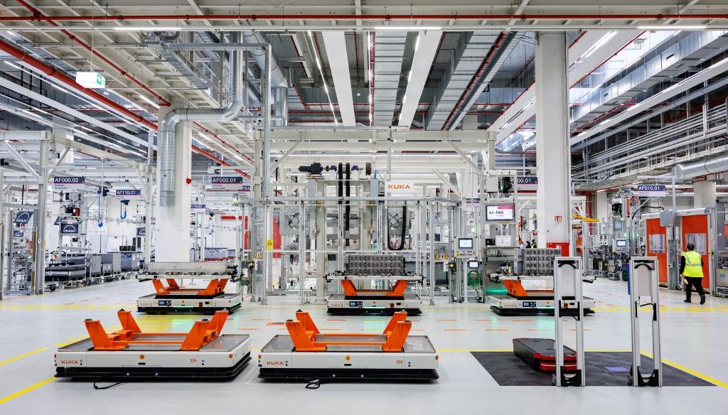 MAN starts battery production in Nuremberg Részben kivonulhat Németországból a járműipar egyik legnagyobb gyártója, a MAN Truck & Bus – Lengyelországba költözhet át