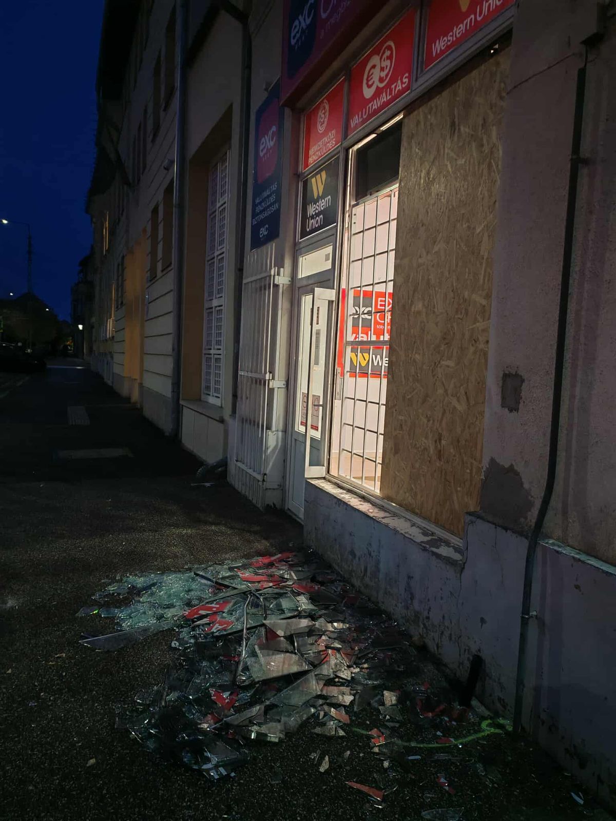 pénzváltó, felrobban, Robbanás történt egy magyarországi pénzváltónál