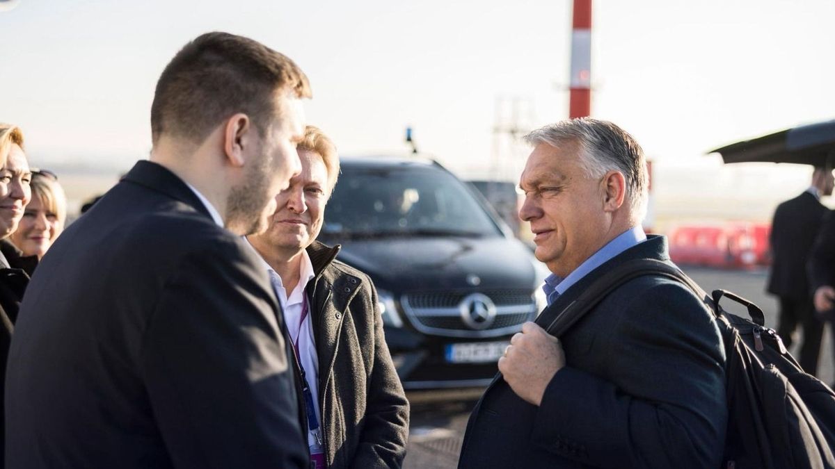 Orbán Viktor Wizz Air gépe nemsokára le is száll