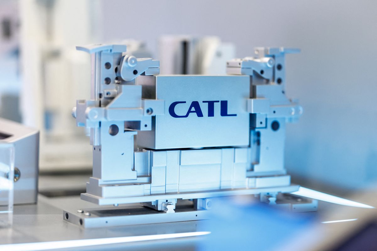 Elege lett a kínai akkumulátorgyárakból az EU-nak, kipécézte a Debrecenben akkumulátorgyárat építő CATL-t – így érintheti Magyarországot