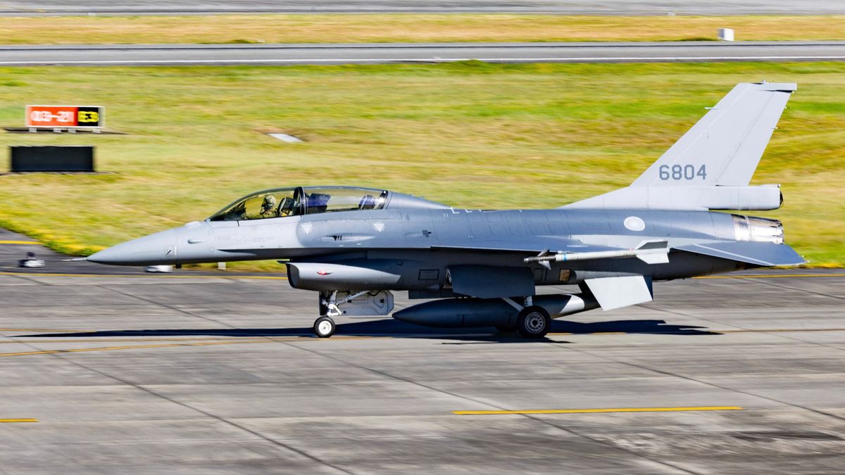 F-16V vadászgép
Amerikai Egyesült Államok USA
Tajvan, Waiwan, Tajpej, Chinese Taipei