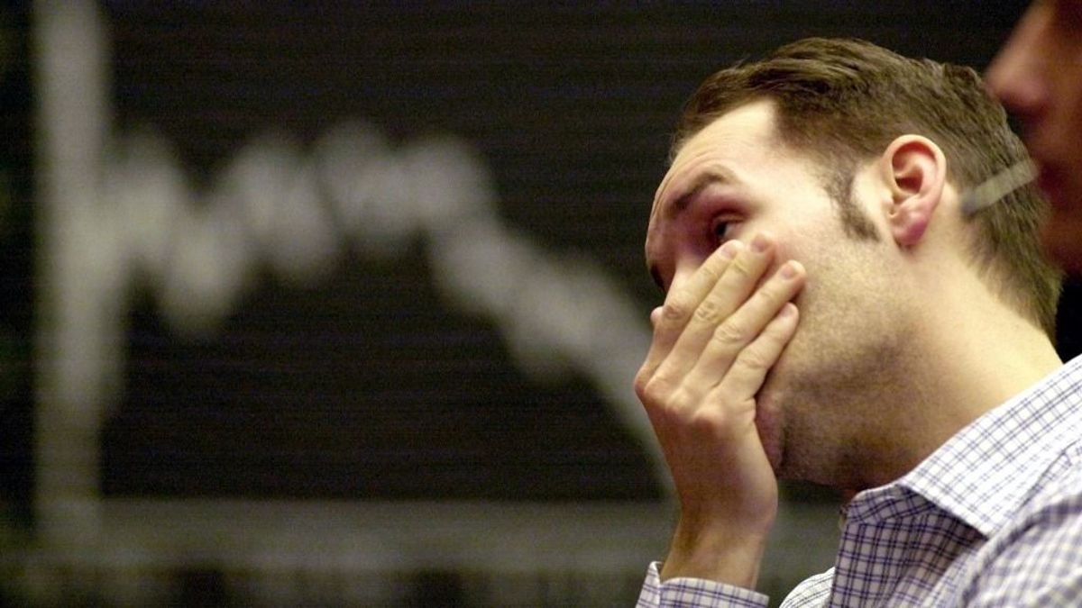 Hegymenetbe kapcsolt a forint a tőzsdei viharban 