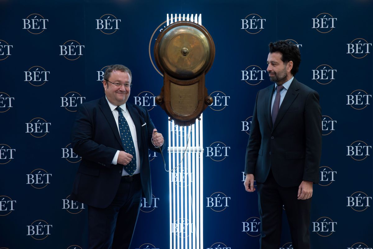 Ifj. Chikán Attila, az Alteo Nyrt. elnök-vezérigazgatója (balra) és Tóth Tibor, a Budapesti Értéktőzsde vezérigazgatója / forrás: BÉT