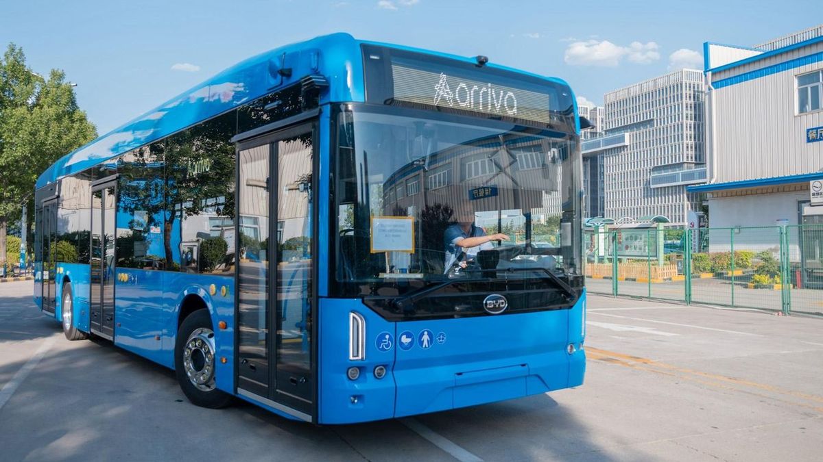Hétfőtől láthatjuk a BKV új nagyreményű buszait, ez még csak a teszt, decembertől éles az üzem 