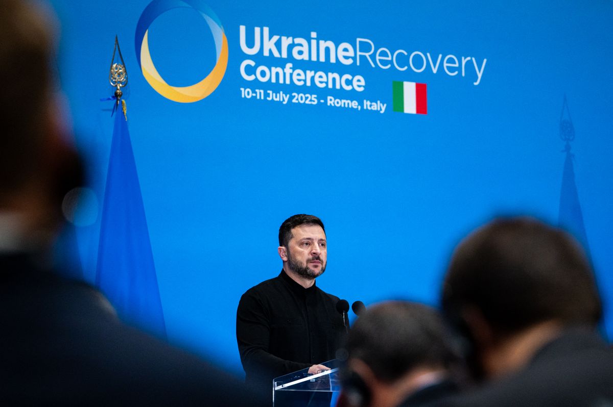 Volodimir Zelenszkij Ukrajna
orosz-ukrán háború
Európai Unió, EU, Oroszország
befagyasztott orosz vagyon