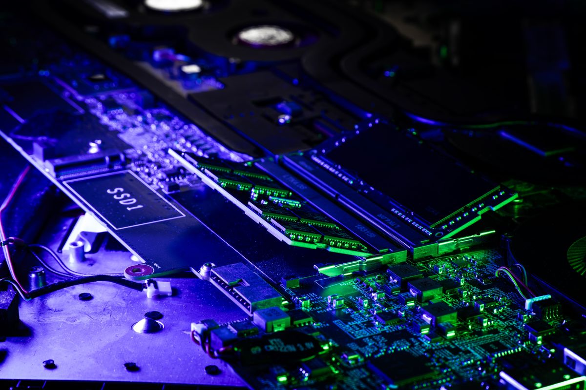 Valami nagyon nincs rendben a memóriaárakkal: hatalmasat drágultak a RAM-ok és az SSD-k – évekig tarthat, mire normalizálódik a piac