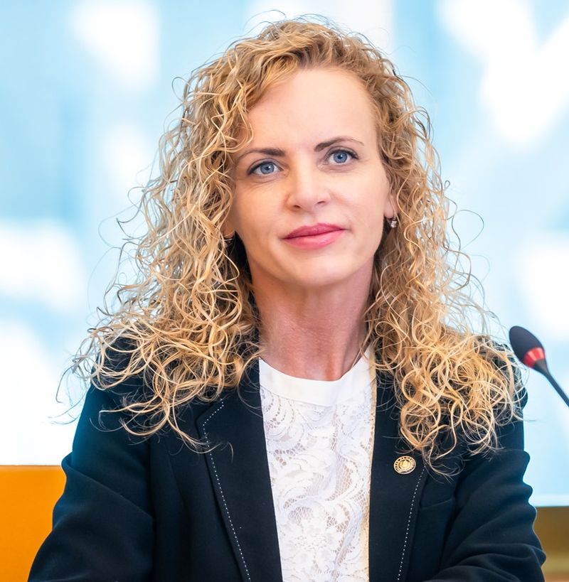 Dr. Horváth Bianka szerző profilképe