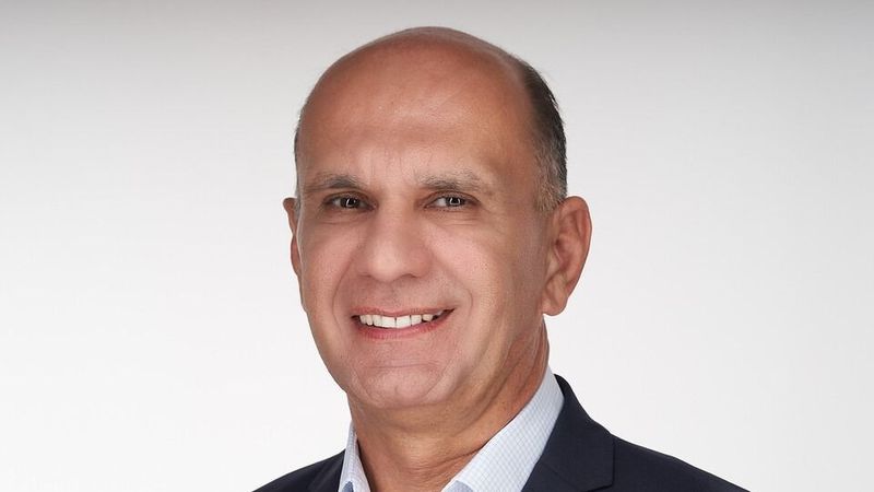 Miklós Zsolt szerző profilképe