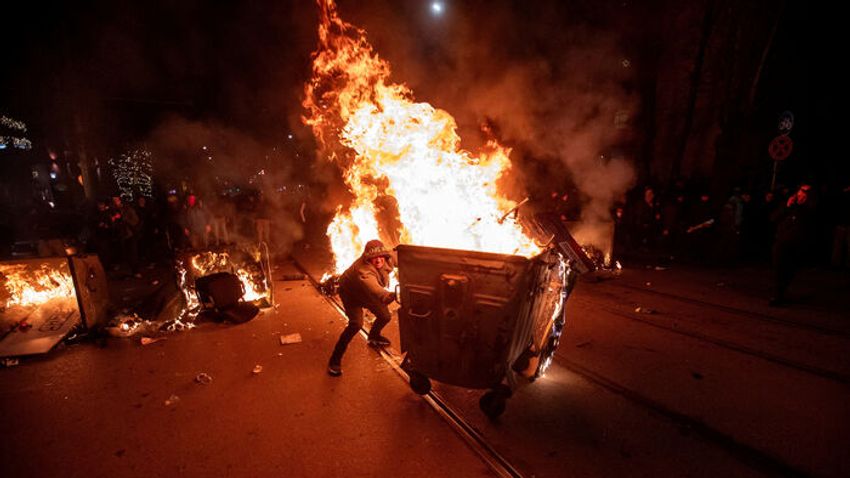 Az évszázad tüntetése: többen megsérültek a hatalmas rendőri összecsapásban Bulgáriában