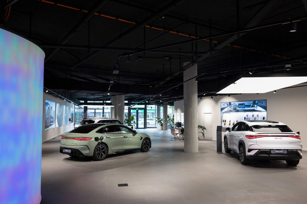 E-autók: a kínai gyártók nem tréfálnak, kell nekik az európai piac, és nem a fegyverkezési tervek "támogatta" németek mennek előre, mint a tank