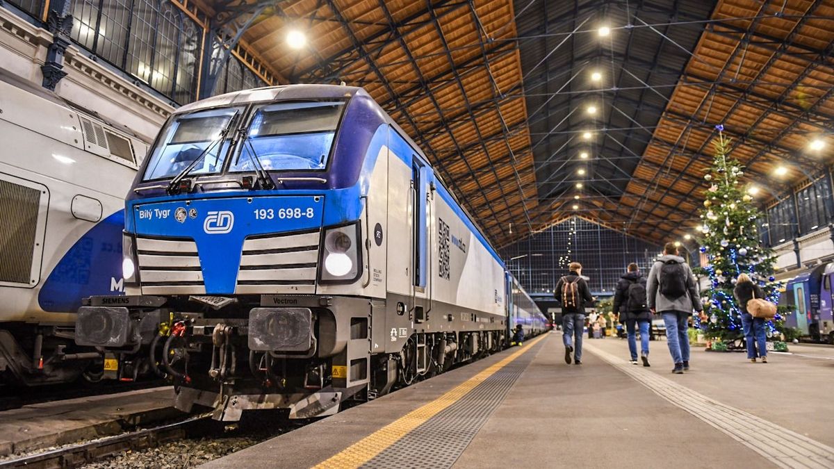 Budapest-Belgrád vasútvonal: a MÁV-vezér váratlanul bemutatta, milyen vonatok szállítják majd az utasokat - ehhez sorcsere kell a csehekkel