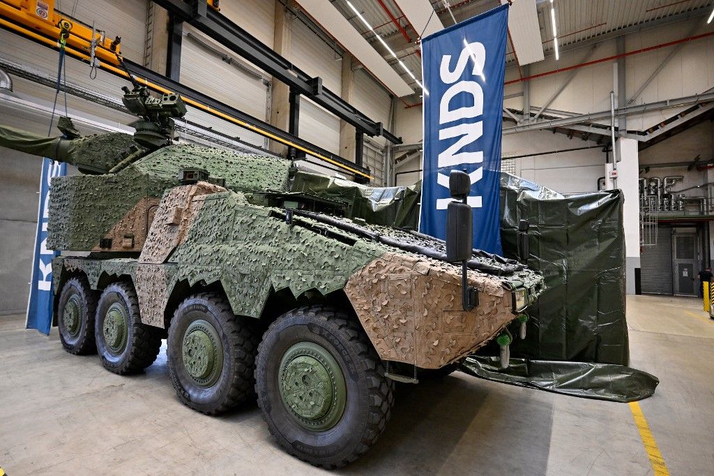 Reiche visits armaments company KNDS in Kassel