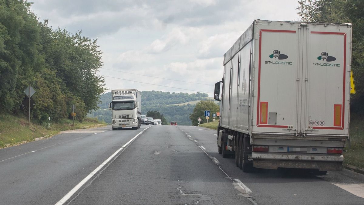 Lépni kellett, Orbán Viktor már alá is írta: durván nőnek a közlekedési bírságok – egy vagyon lesz, ha ezt valaki elköveti 