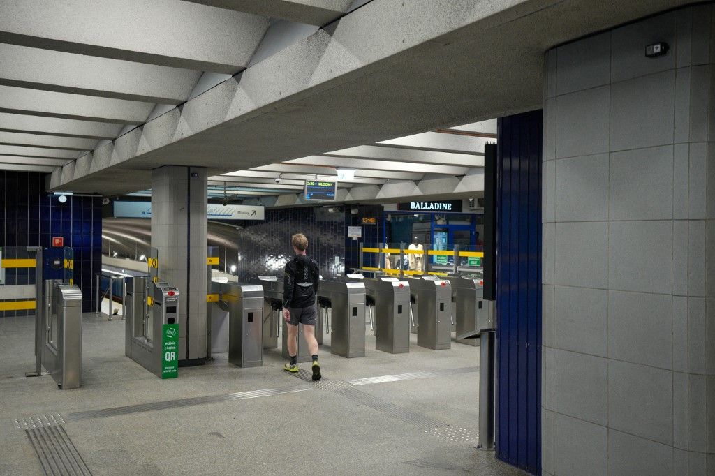 Varsó metróállomás óvóhelyek