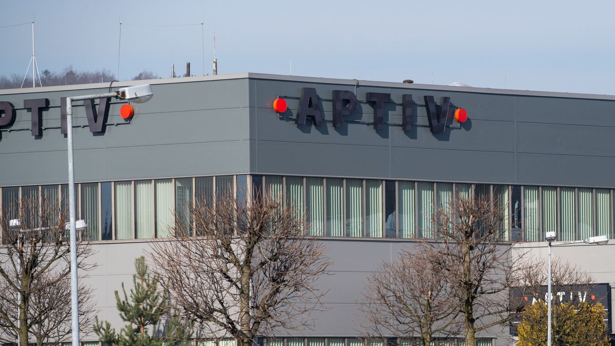 Elindult a cunami: százakat tesznek utcára, bezár a megye legnagyobb autóipari üzeme, már csak páran maradtak szétszedni a gyártósort 