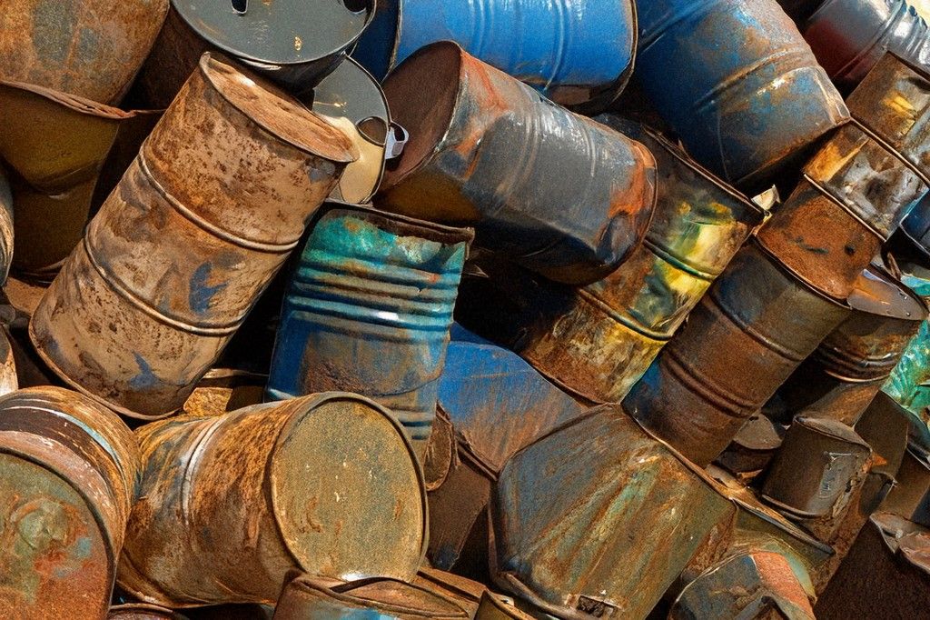 Old oil barrels, olaj,