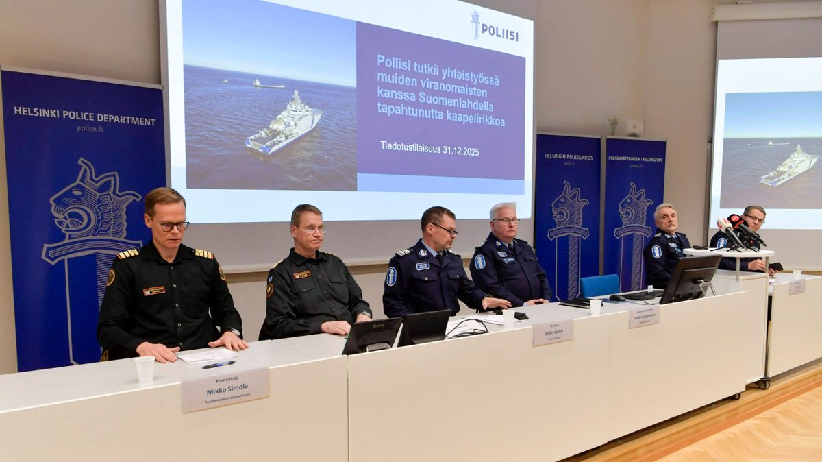 Tiltott dolgot műveltek a mélyben az Oroszországból érkező hajón, Finnország készenlétben 