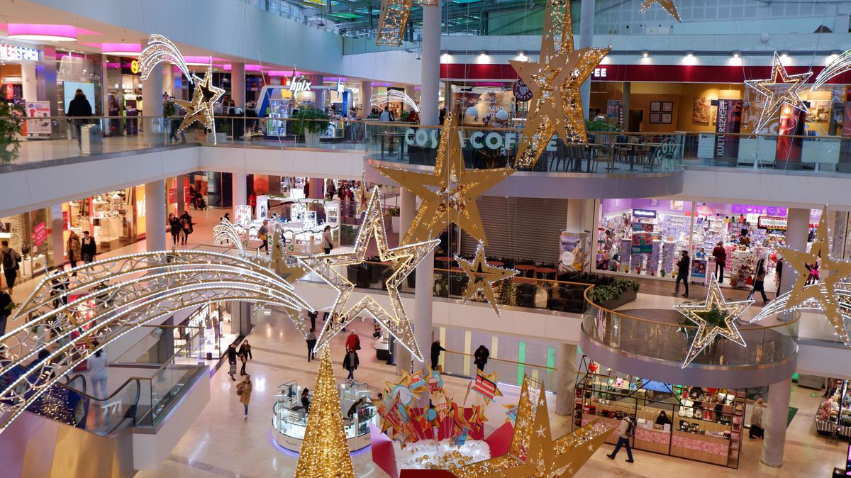 Dörzsölik a tenyerüket a kereskedők: a magyarok két kézzel szórják a pénzüket az idén karácsonykor – úgy költenek a boltokban, mintha nem lenne holnap 