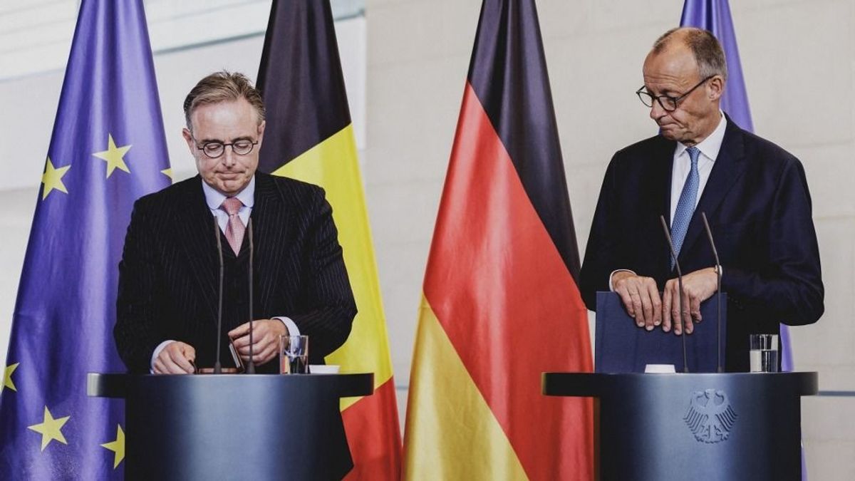 Őrült dráma Brüsszelben az EU-csúcson: megingott a belga miniszterelnök, Ursula von der Leyenék mégis meg tudják zsarolni – Ukrajna megkaphatja az orosz vagyont 