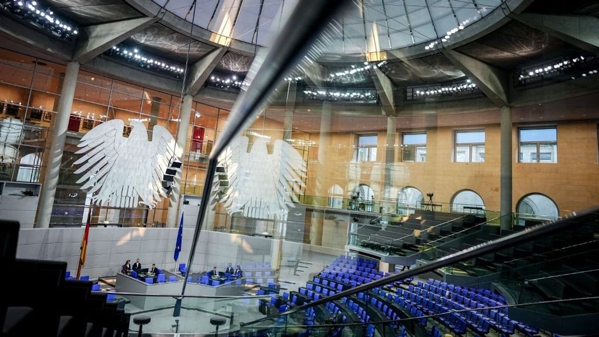 Forronganak a németek: lebuktak a politikusaik, öntik magukra a pénzt – nekik nem, csak másnak kell spórolni 