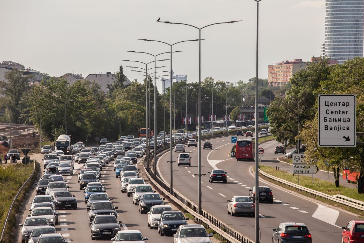 Belgrád, dugó, autó, autók, kocsi, kocsik Kínai alagutak, francia metrószerelvények: száz év után megépülhet a belgrádi metró