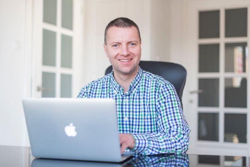 Gergely Péter szerző profilképe