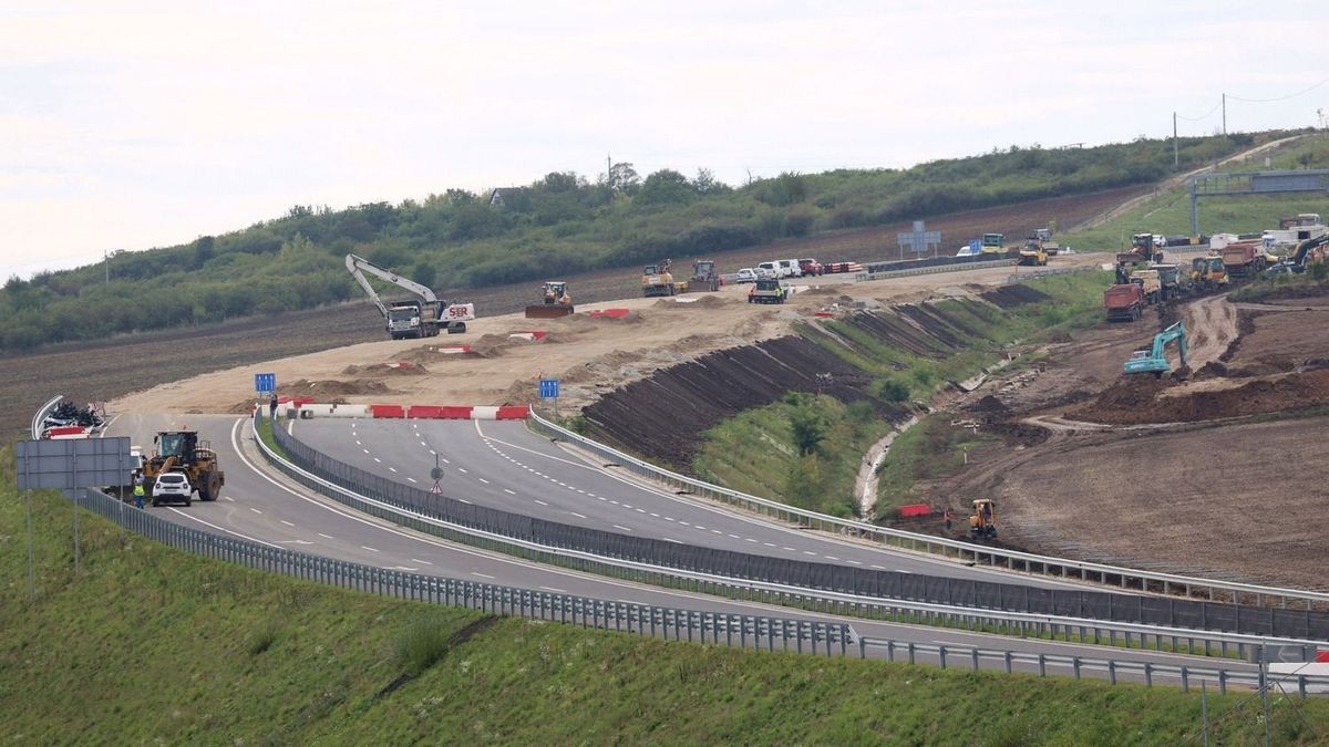M30 autópálya lázár jános
