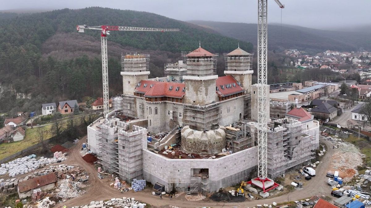 Magyarország legszebb vára: kulcspillanathoz érkezett a felújítás, így még nem láttuk az építkezést – fotógalériát közölt a kivitelező 