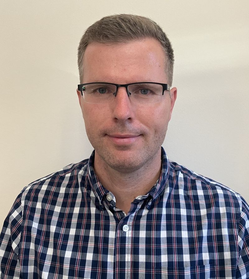 Dr. Borsányi András szerző profilképe