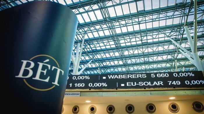 Felfelé indultak a blue chipek, erős oldalra lendült a forint