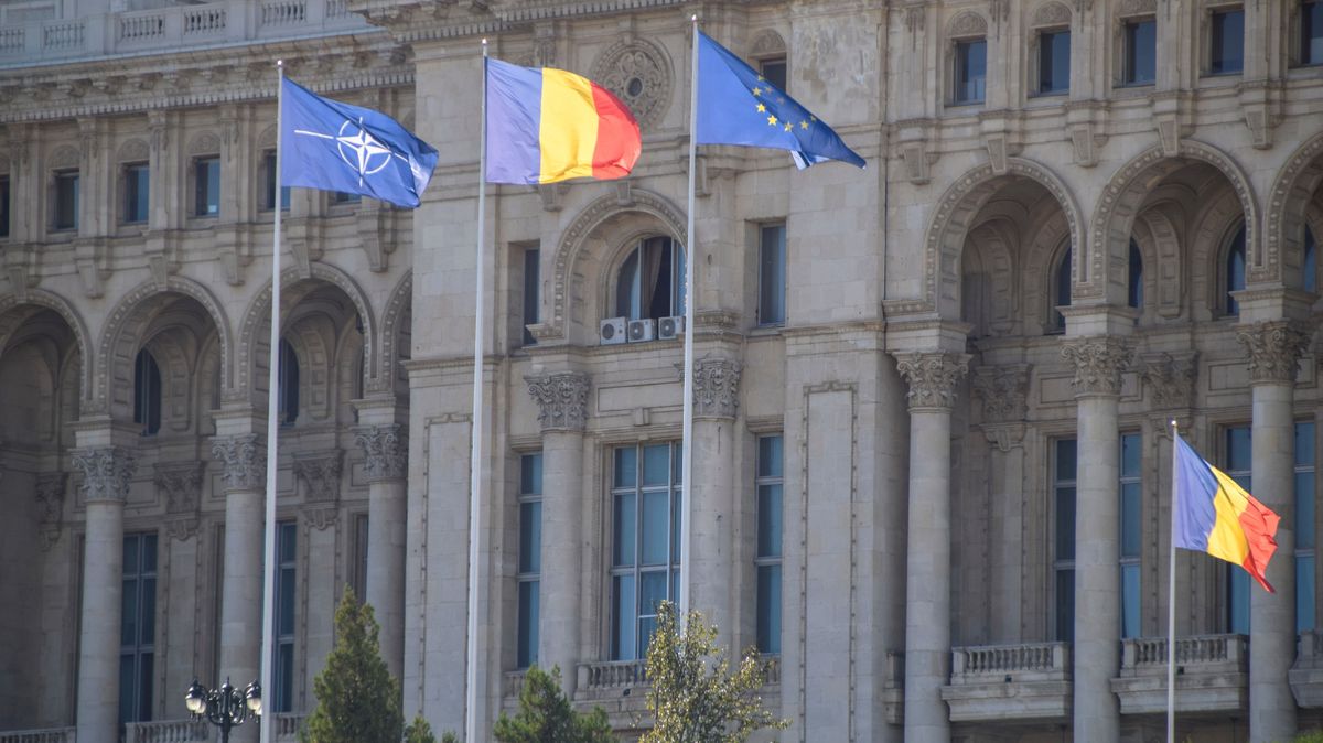 Pénzes barátot szerzett a szomszéd, rögtön hozza is az elvártat – ha belegebednek is, felfegyverzik Ukrajnát a románok 