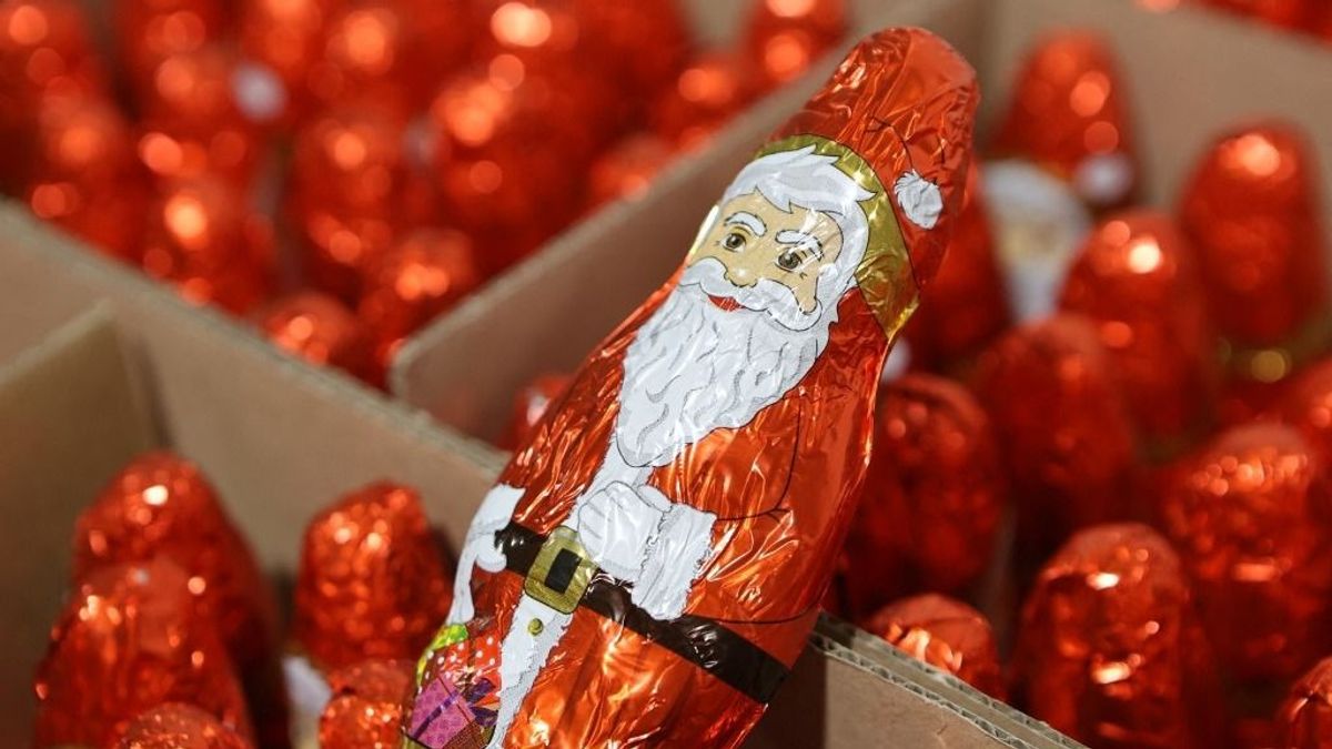 Kukacos csokimikulást osztogatott a gyerekeknek Hajdúböszörményben az ellenzéki képviselő– sokan rosszul lettek