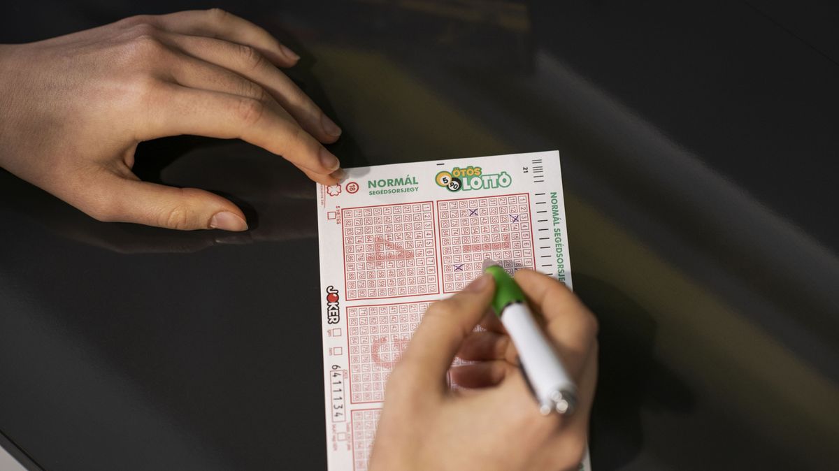 A szuperlottó nyomában: sorsfordító történetek, brutális statisztikák, rekordnyeremények és eszement vásárlások – megnéztük, mit lehet venni hétmilliárdból 