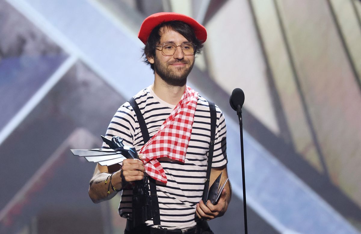 Guillaume Broche, a Clair Obscur: Expedition 33 fő alkotója átveszi az Év játéka díjat