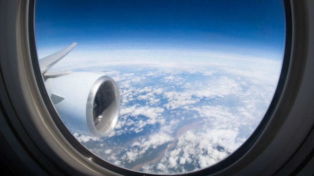 Nagy bajba került egy Boeing Oroszország felett – ijesztő jelenetet vettek fel videóra 