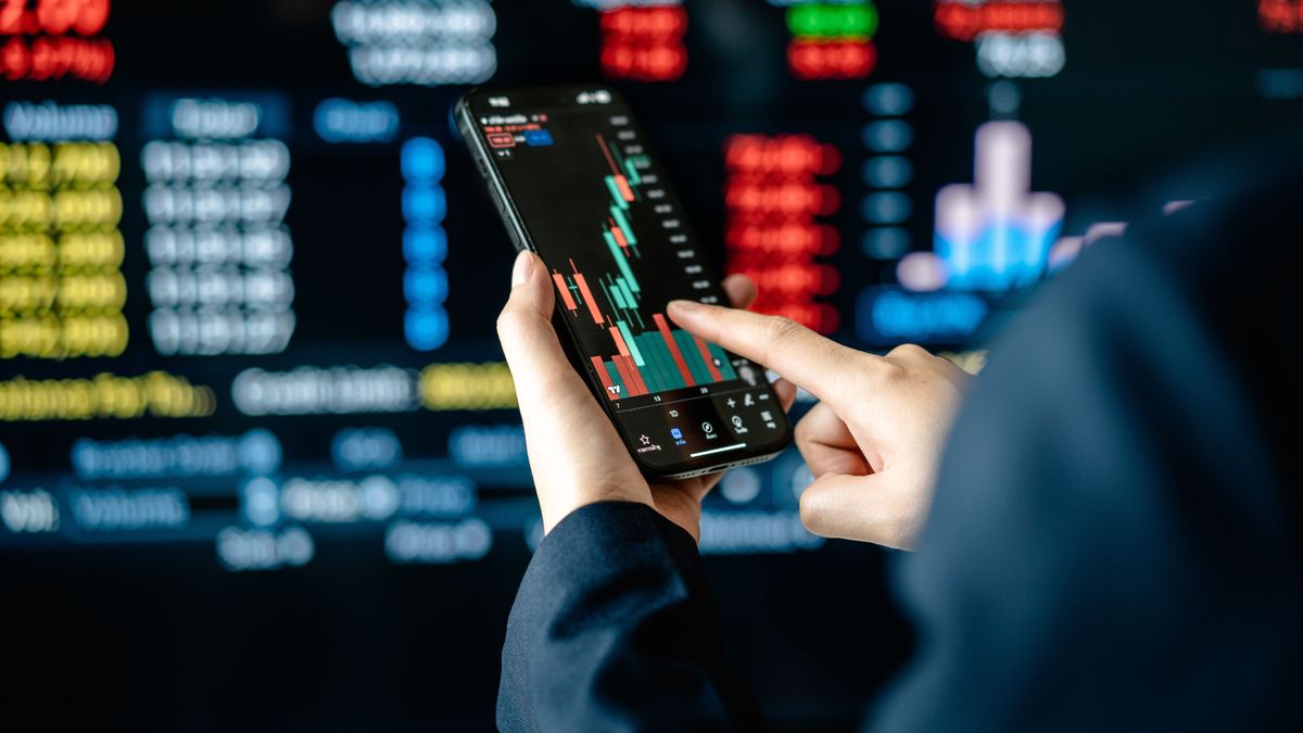 Álmukban sem gondolták az elemzők, mit művel a forint árfolyama: felfoghatatlan tempóban ég el a leggazdagabbak vagyona – a legolvasottabb tőkepiaci cikkek áprilisban