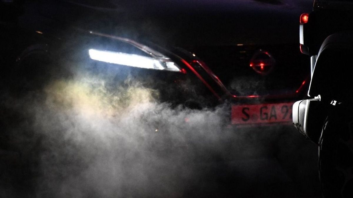 Brüsszel megadta magát: kedden bejelentik, hogy 2035 után is maradhatnak a belső égésű motorok 