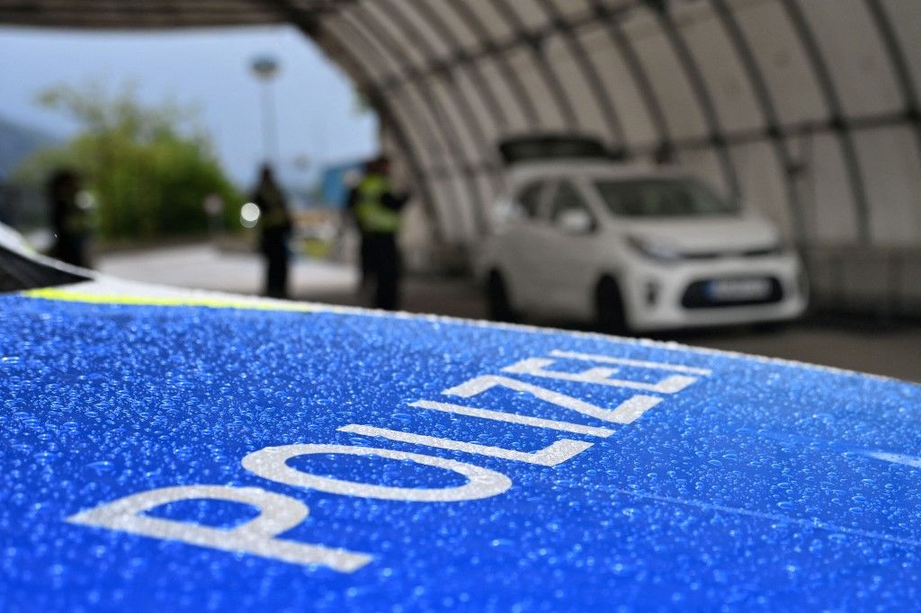 Border control by the Bavarian border police at the Kiefersfelden border crossing.