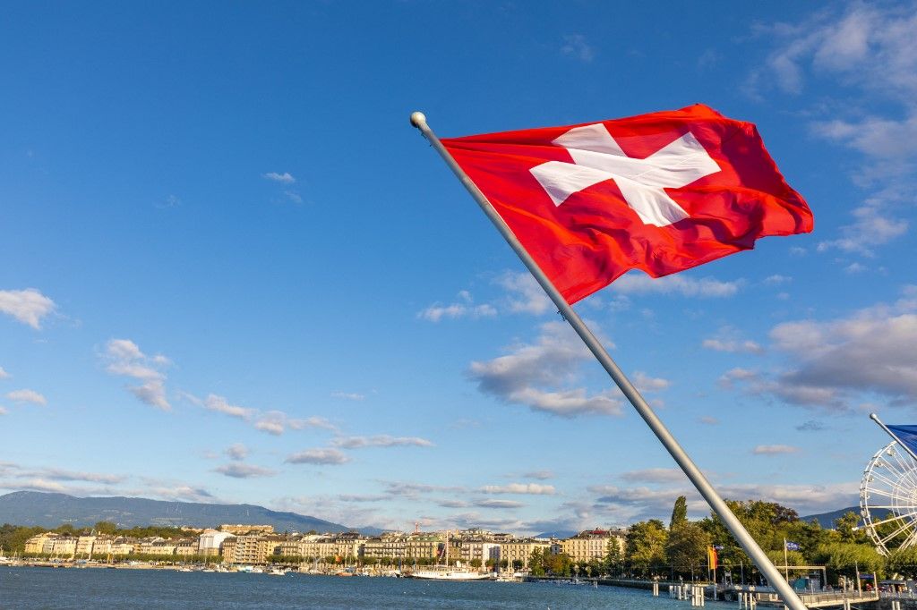 Swiss flag, Geneva Lake, Geneva, Switzerland Svájc lakosság