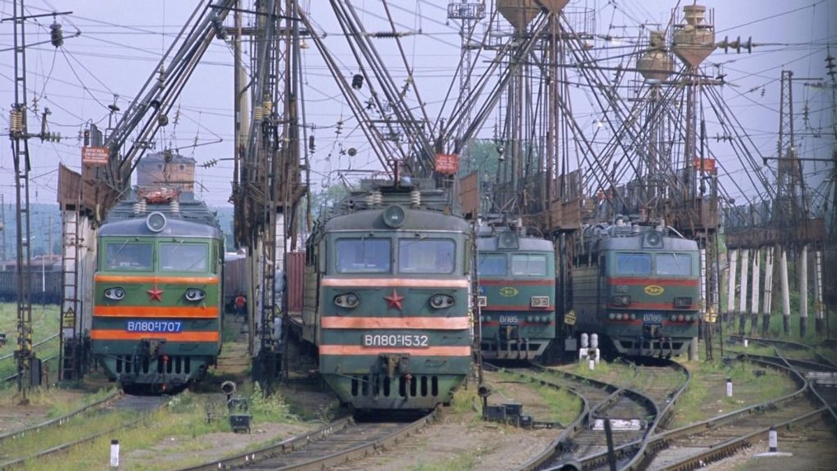 A szemünk láttára omlik össze az orosz vasút: gigantikus adósságot halmozott fel a háború miatt – kritikus év lesz a 2026-os 