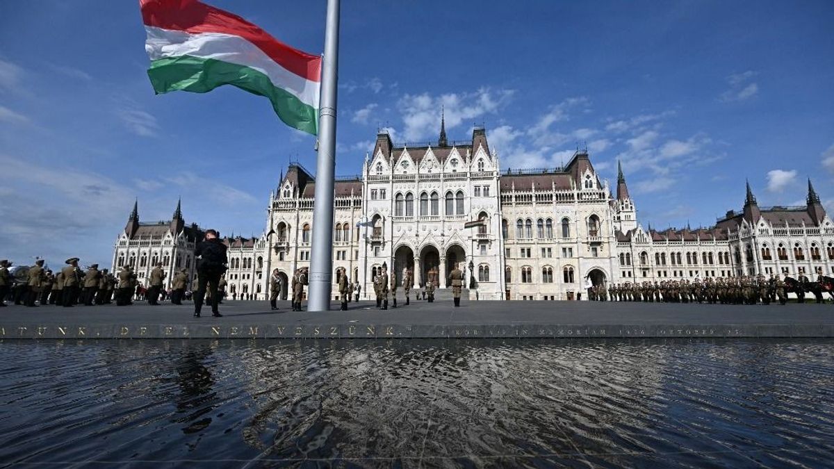 Rendkívüli nap a magyar parlamentben: döntenek a 14. havi nyugdíjról, Karácsony Gergely izgulhat – most dől el Budapest sorsa 