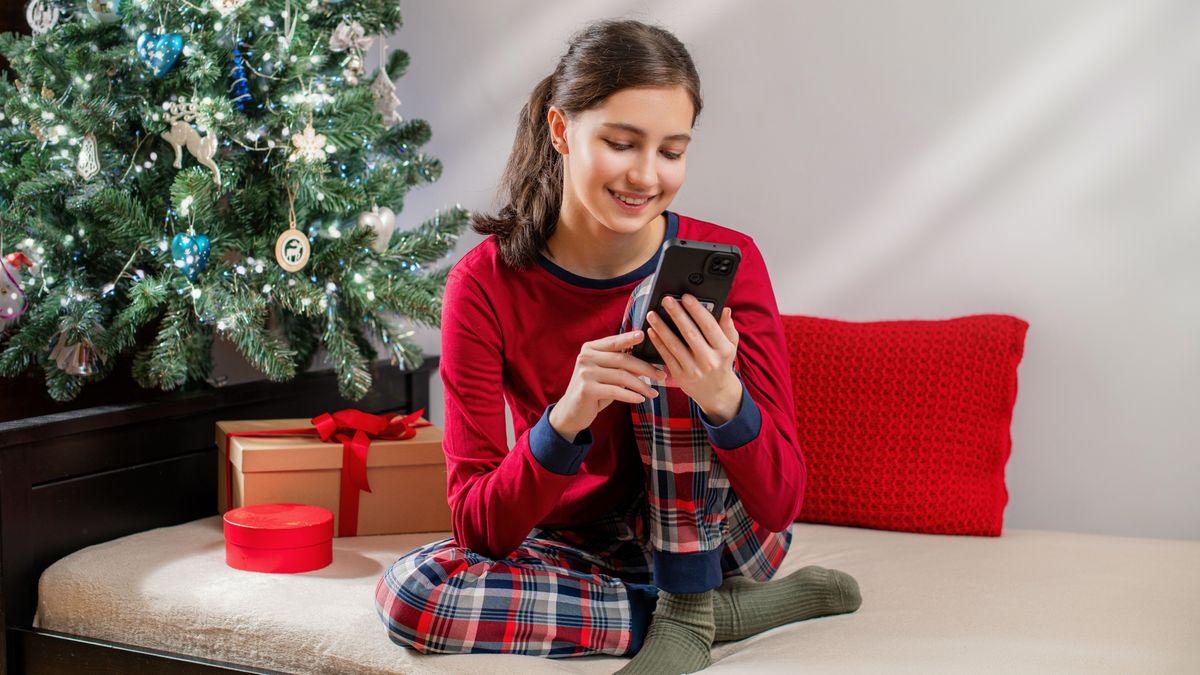 Digitális karácsonyi meglepetések– hogyan pörög az app‑advent 2025-ben? 