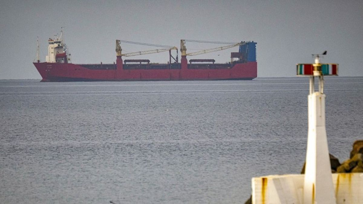 Svédország lecsapott az orosz árnyékflotta óriáshajójára, de aztán inkább visszavonulót fújt: a nyílt tengeren került bajba az Adler – videó 